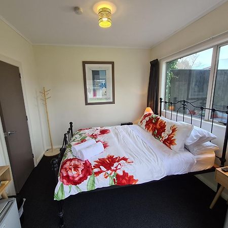 Central Masterton Sleepout ภายนอก รูปภาพ